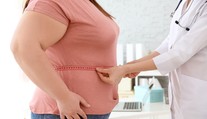 Obvod pása prezradí viac než BMI: Nová štúdia spája brušný tuk s vyšším rizikom rakoviny