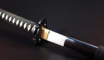 Muž v Japonsku zabil tradičným samurajským mečom vo svätyni šintoistickú kňažku