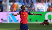 FOTO: Ofenzívne sterilná Argentína sa gólu nedočkala. Španieli sa dostali po tuhom boji na futbalový Olymp