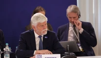 Spor o účasť na summite NATO vygradoval, Pavel podal kompetenčnú žalobu a hovorí o nezodpovednosti