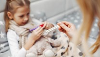 Neustály kašeľ a smrkanie: Prečo malé deti ochorejú častejšie? Takto sa tomu dá predísť
