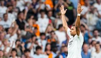Flick stratil nervy, jeho Barcelona inkasovala v nadstavenom čase. Real triumfoval rozdielom triedy