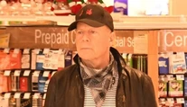 Sláva mu nepomohla. Bruce Willis sa musel pakovať z obchodu