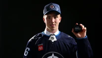 Výrazne prispel k titulu majstra sveta, bol elitným centrom Švédska. Obrovský talent podpísal zmluvu v NHL