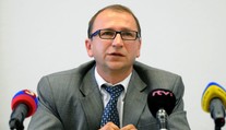 NAKA má podozrenie, že tristotisíc eur zo zabudnutého ruksaku pochádza z trestnej činnosti