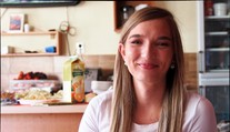 Dominiku následky covidu sprevádzajú dodnes. Niektoré dni sa nedokáže ani osprchovať či pripraviť si jedlo (príbeh)