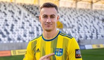 Dal košom Slovanu. Kružliak priblížil šokujúci koniec v Grécku, kde ho vyhodil majiteľ