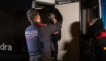 VIDEO: Číňan v Barcelone spacifikoval zlodeja nekompromisným chmatom. Príchod polície bol preňho vykúpením