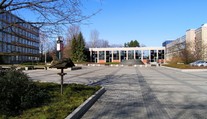 Český profesor, ktorý sa nakazil koronavírusom, bol v kontakte s vyše 20 študentmi