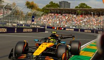 Na tréningoch pred VC Bahrajnu triumfy Norrisa a Piastriho. Verstappen sa ani neukázal