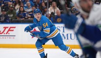 VIDEO: Dvorský nastúpil v druhom útoku a pomohol k výhre Blues. Tampa bez Černáka neubránila Islanders