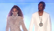 Beyoncé a Jay-Z sa znovu zobrali. Nevesta mala opäť krásne svadobné šaty
