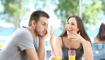 Keď z vás niekto vysáva energiu: Ako rozpoznať emocionálneho upíra