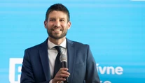 Umelá inteligencia v antikampani. Falošný hlas získal šéf PS, za „drastické zdražovanie piva“ dostal spŕšku nadávok