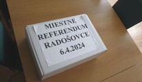Prezidentské voľby aj referendum. V Radošovciach rozhodovali aj o výstavbe veterného parku