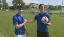 Talent ukázali na pľaci i na ihrisku. Hercov z Pána profesora spája nielen futbal