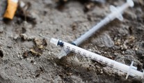 Dvaja škôlkari mali dopichať použitými striekačkami viacero detí. Incident v Seredi rieši polícia