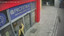 Bizarný prípad z Bojníc: Vo väzbe skončil alkoholik, ktorý rozbil výklad, aby sa dostal na psychiatriu