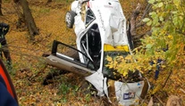 Majstrovstvá Slovenska v rally zatienila nehoda, spolujazdec skončil v bezvedomí