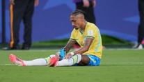 Favoriti so stratami. Brazília nezačala víťazne, Škóti sa trápili, Austrália prekvapila Turecko