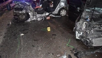 Vážna nehoda pri Starej Turej. Pri čelnej zrážke sa ťažko zranili traja ľudia