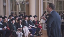 Traja slovenskí absolventi Harvardu a Oxfordu sa podelili o skúsenosti zo školy i praxe