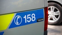 Dráma v hrnčeku: Policajti zasahovali v byte dôchodkyne, mobil topiaci sa v čaji si privolal pomoc