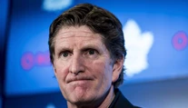 Edmonton oznámil meno nového trénera. Do NHL sa vracia kontroverzný kouč, hviezdny Švéd ho nešetril