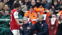 Rosického rozlúčka bude veľkolepá: Tím sveta by mohol koučovať Wenger