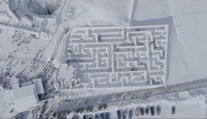 Navštívili sme najväčšie bludisko v snehu, ktoré je len kúsok od Slovenska