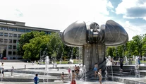 Najvyšší stupeň výstrahy: Meteorológovia zafarbili časť Slovenska na bordovo. Čaká nás až 40 °C (MAPA)