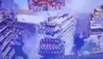 VIDEO: Chvíle hrôzy v supermarkete. Padajúca stena zranila staršieho muža