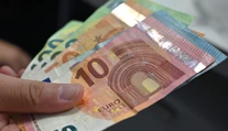 Mladí ľudia vedia ušetriť aj stovky eur mesačne. Z úspor by však dlho neprežili