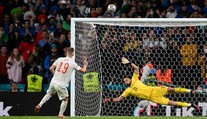 Taliani po penaltovej dráme postúpili cez Španielsko do finále ME