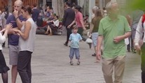 Totálna ignorácia. Stratené deti v obchoďáku si sotva niekto všimol