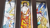 Vitráže v zborovskom kostole u nás nemajú páru. Majster Hložník hľadal inšpiráciu až vo Vatikáne