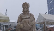 Z bývalého policajta či bankára sa stali rezbári. V Dubnici nad Váhom vzniká betlehem v životnej veľkosti