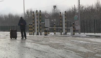 Chaos na ukrajinských hraniciach. Ľudia chceli pešo prechádzať cez priechody, kde to zakázali