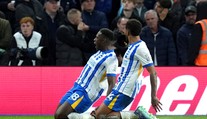 Brighton zmazal dvojgólové manko za 18 minút. United neskóroval ani proti Aston Ville, je až štrnásty