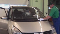 Boj s poisťovňou o kamienok v čelnom skle sa môže zmeniť na nočnú moru
