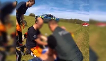 VIDEO: Dramatický boj o život, z ktorého naskakuje husia koža. Policajti resuscitovali muža (63) dlhé minúty