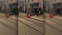 Kopanec do hlavy už rieši polícia. Internetom koluje video ďalšej bitky na bratislavskej Obchodnej ulici