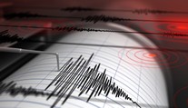 Zemetrasenie s magnitúdou 6,2 zasiahlo oblasť pri pobreží západného Turecka