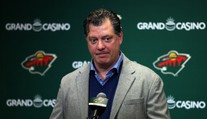 Získal jedného z najlepších obrancov NHL, vytvoril zlatý olympijský tím. Cena pre manažéra sezóny má majiteľa