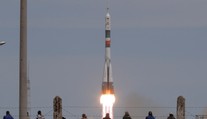 Sojuz priviezol na ISS nových členov posádky, Rusa a Američana