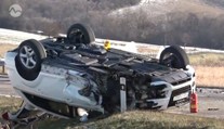 Polícia hľadá svedkov tragickej nehody pri Bardejove. Preveruje, či mladá vodička neohrozila aj iných