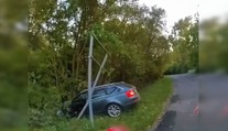 VIDEO: Zbesilá policajná naháňačka skočila až za hranicami. Vodiča od tragédie delili sekundy