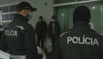 Ďalšia skupina Afgancov na Slovensku. Dezorientovane sa pohybovali vo Svrčinovci
