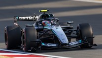 Dejiny prepísané, čínsky asfalt ovládol Mercedes. Pole position získal najmladší jazdec v histórii F1