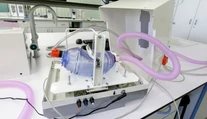 Obrovský úspech mladých Slovákov. Ich prenosný pľúcny ventilátor sa začal vyrábať sériovo